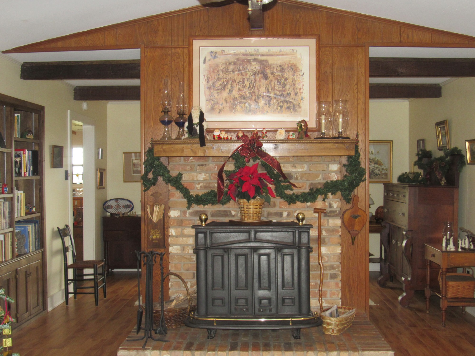 Mantle decorations.jpg